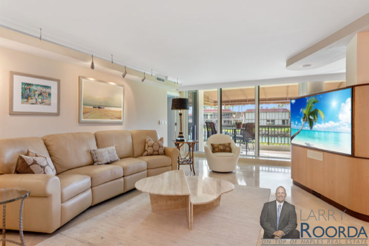 Admiralty Point - living area