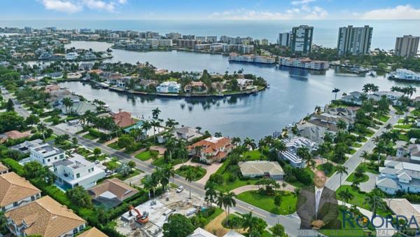 Naples Waterfront Home for Sale at 3885 Crayton Road
