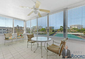 3410-gulf-shore-blvd-n-304-naples-fl-34103-lanai