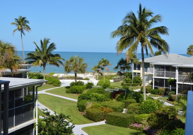 Bahama Club condominiums in Naples, FL